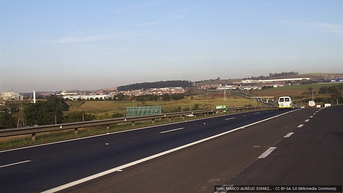 Santa Gertrudes vista da Rodovia Washington Luís (SP-310)